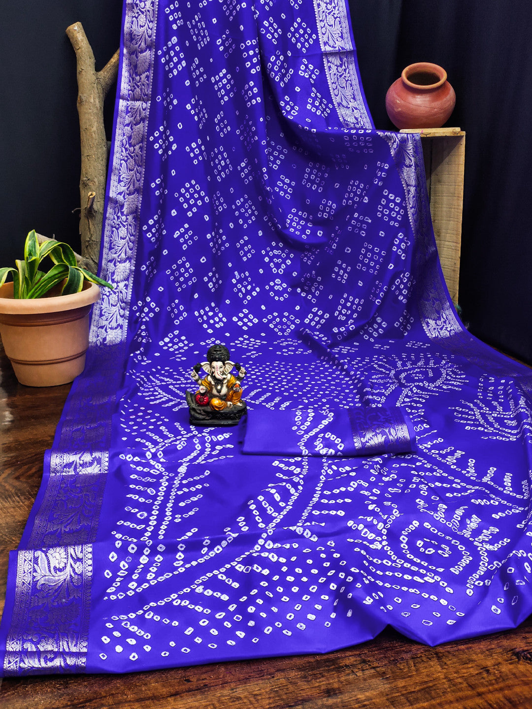 Bandhej Bandhani saree with zari weaving work