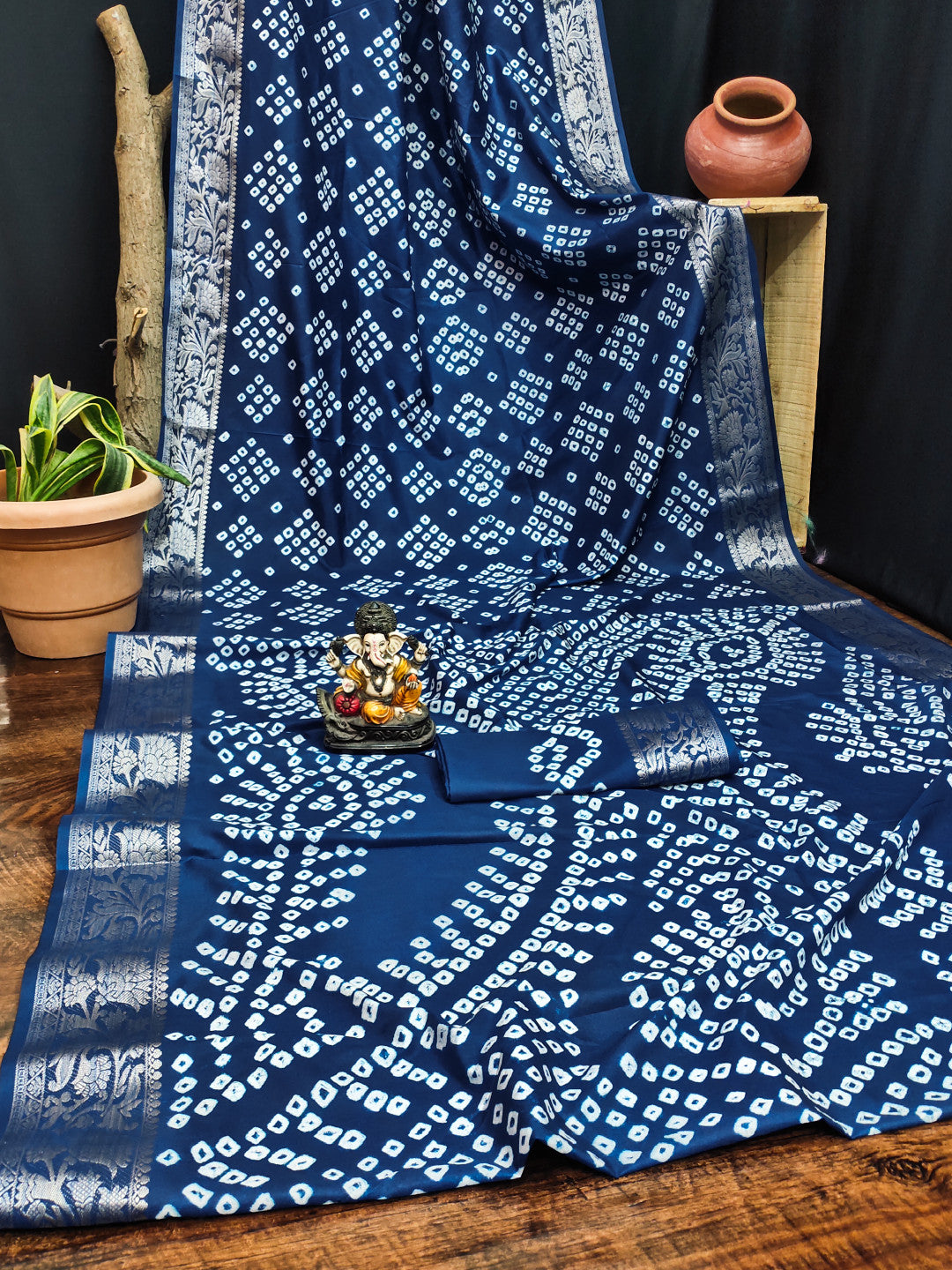 Bandhej Bandhani saree with zari weaving work